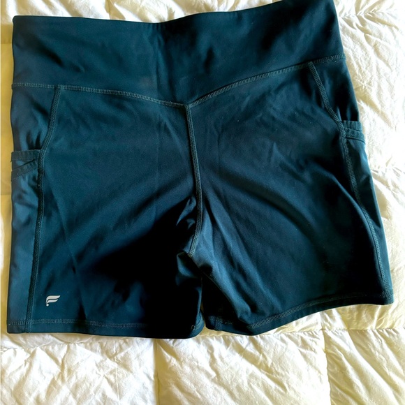 Fabletics motion 365 bike short with pockets. - Picture 5 of 5